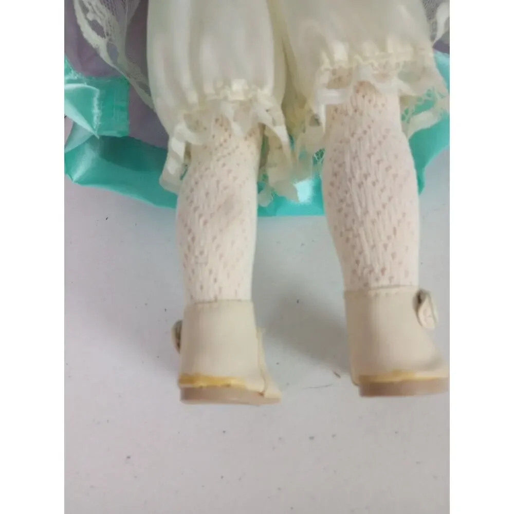 Seymour Mann Connoisseur Collection Porcelain Doll 18 inch
